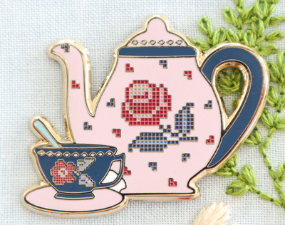 Roses Tea Set Needle Minder