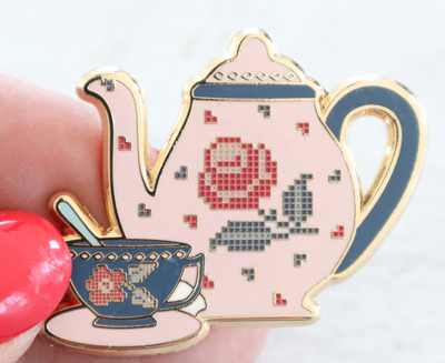 Roses Tea Set Needle Minder